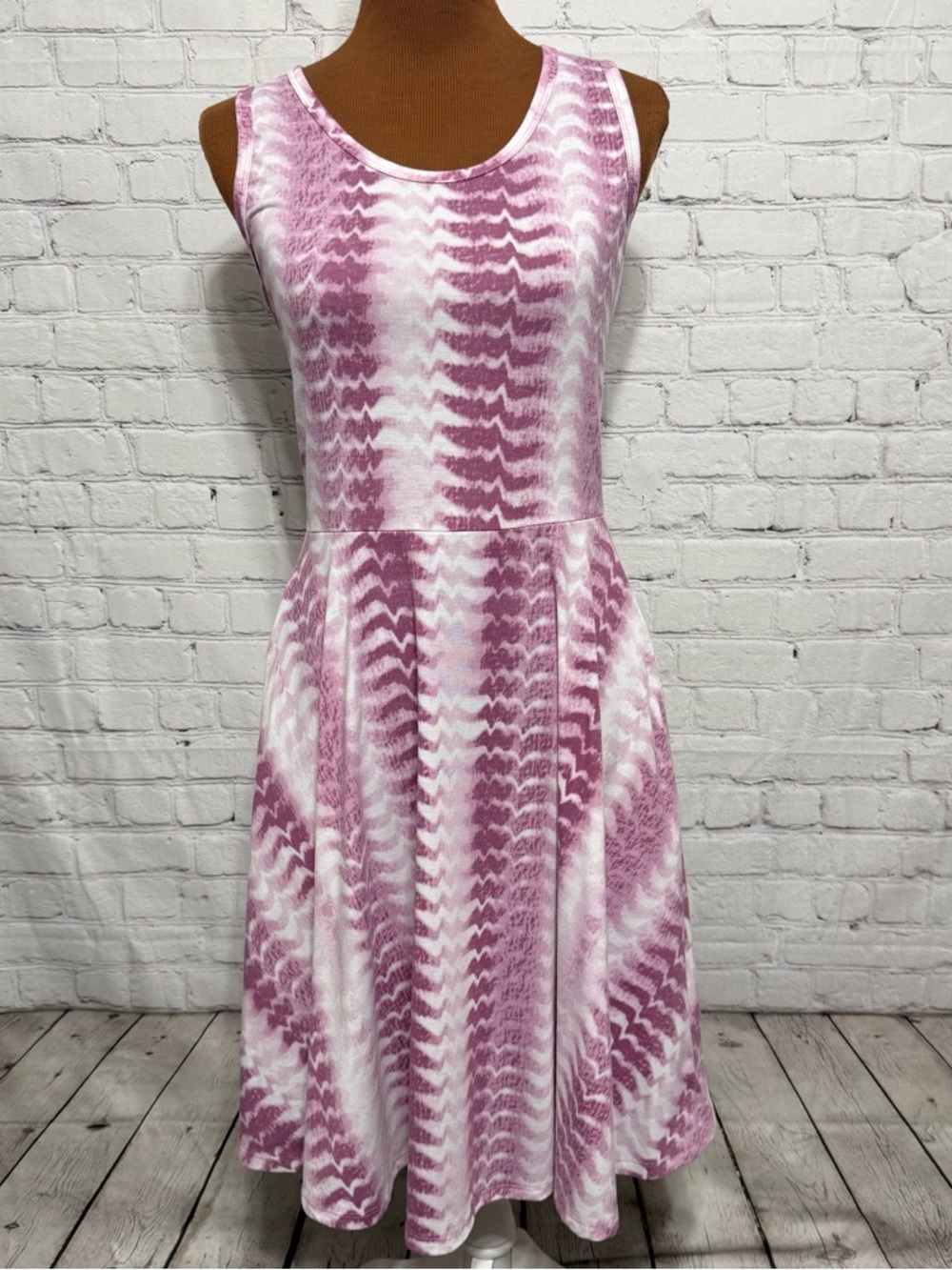 LuLaRoe “Nikki” Sleeveless Pink & White Fit & Flare Tie-Dye Dress Size S